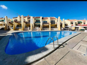 Mareverde Apartment Pool View